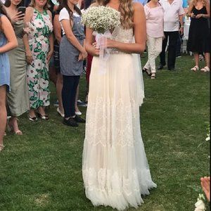 Romantic Sleeveless V Neck Spaghetti Wedding Dress
